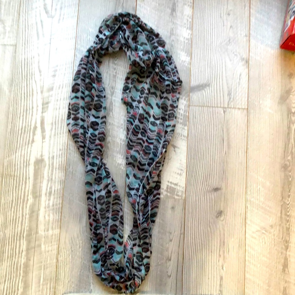 Scarf with patterns